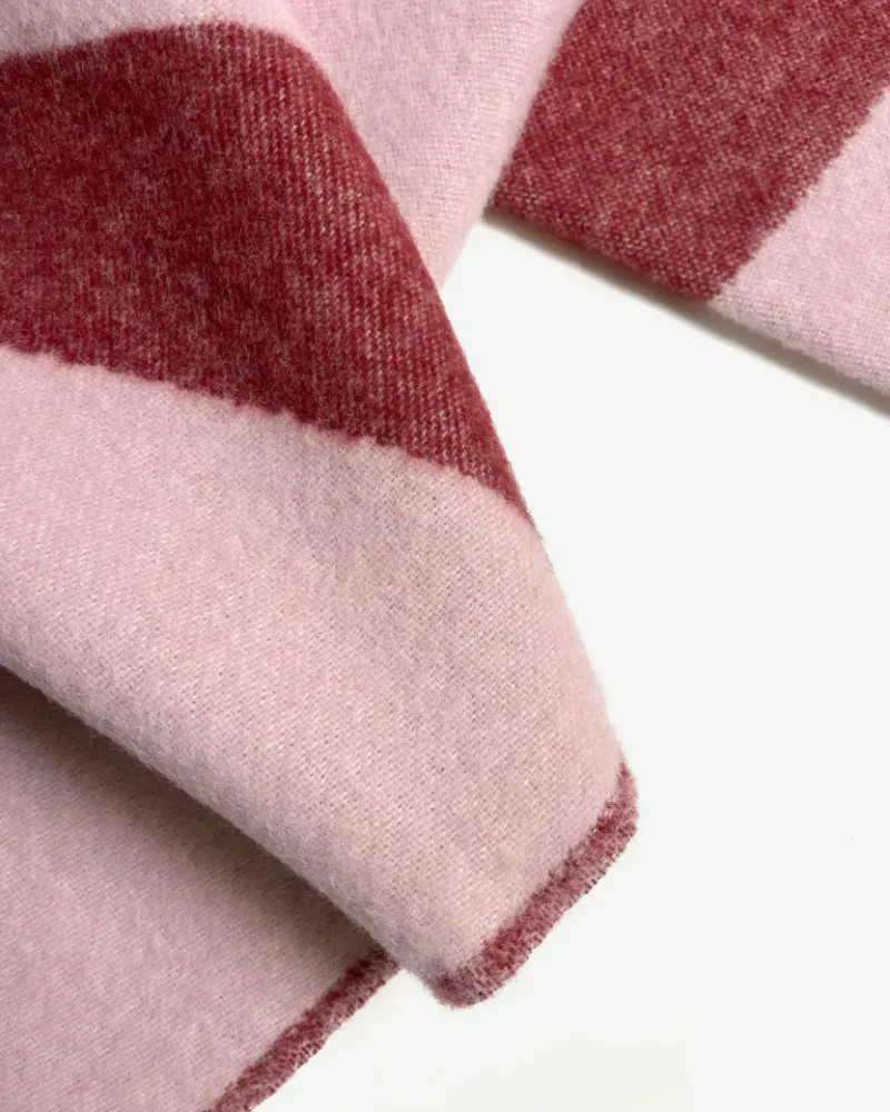 Maison Deux Swirl Pledd Rosa/Burgunder
