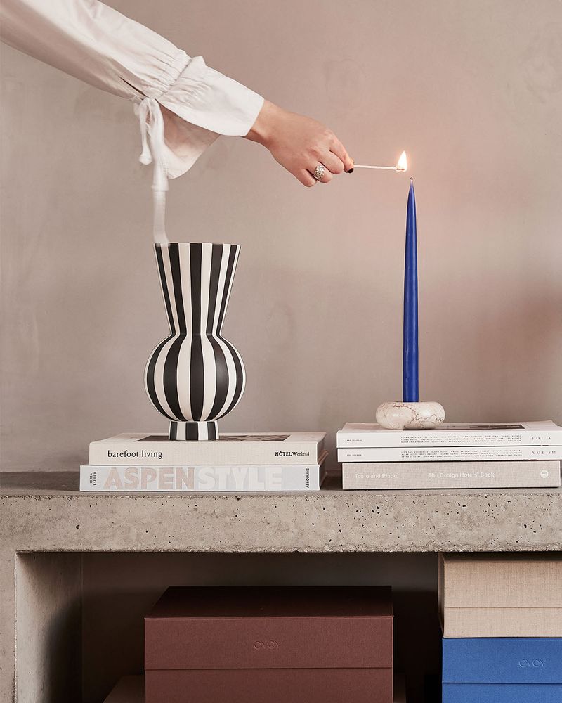 OYOY Toppu Vase H28 cm Sort/Hvit