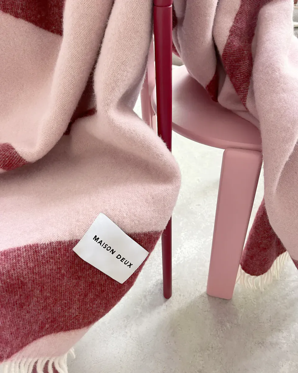 Maison Deux Swirl Pledd Rosa/Burgunder