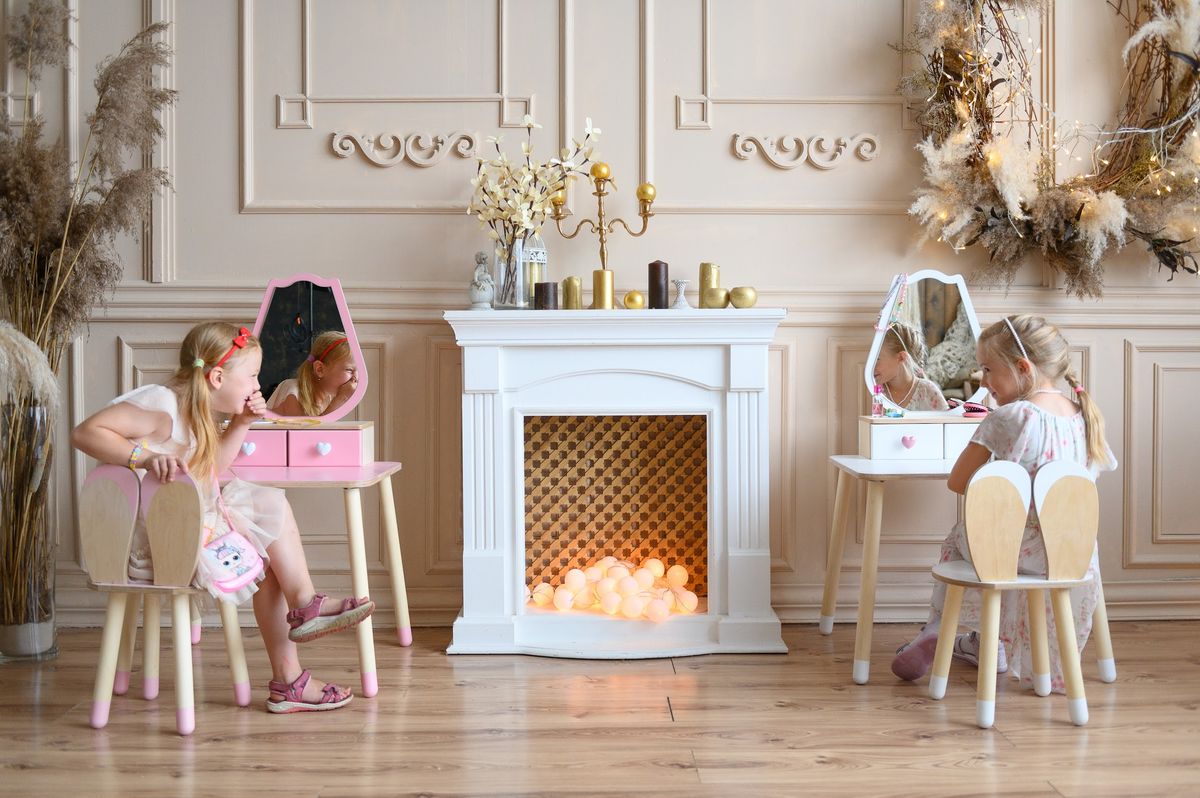 Prinsesse Tulipan Bord m/speil & Stol Flervalg