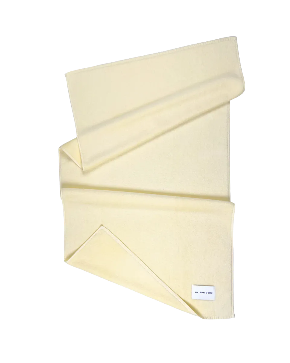 Maison Deux Solid Badehåndkle Butter Yellow 70x140 cm