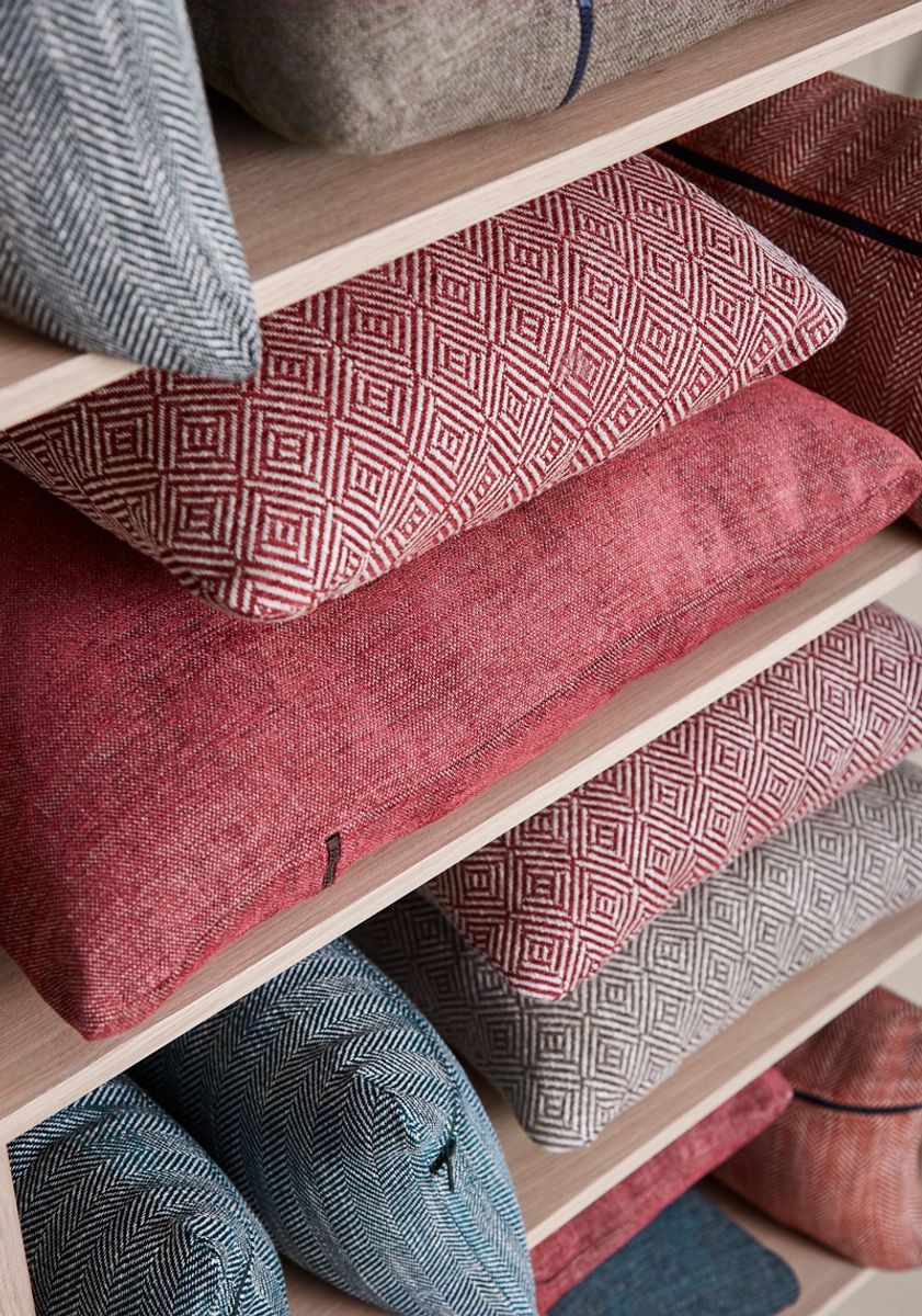 Woud Pillow Diamond Indian Red 43x43 cm