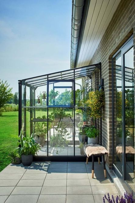 Hovedbilde Halls Drivhus Qube Lean-to Herdet Glass Sort 4,7 ...