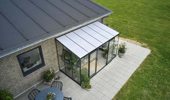 Hovedbilde Halls Drivhus Qube Lean-to Herdet Glass Sort 7,1 ...