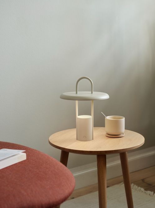 Hovedbilde Stelton Pier Lampe LED trådløs sand 25cm