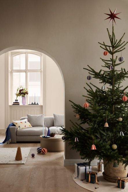 Hovedbilde Broste Copenhagen Sphere Julekule Medium Lilla